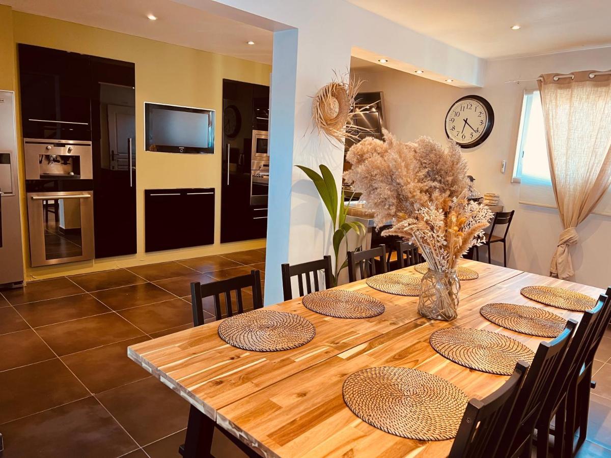 Maison De Village Ecusson - Logement Entier - 160M2 - 4Chambres - Centre Ville - Terrasse - Climatise Nimes Luaran gambar